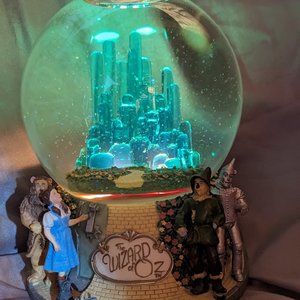 Wizard of Oz Snow globe, lighted, music box
